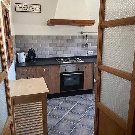 Casas Demi Verhuurhuis *